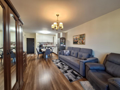 Apartament cu 2 camere, parcare, balcon, zona clinicii Ametyst