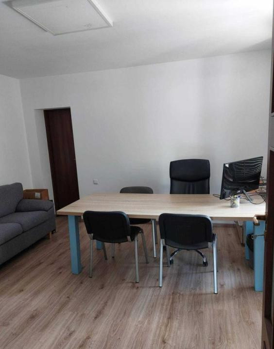  Spatiu 50mp pt. birou, comercial str.Corneliu Coposu.