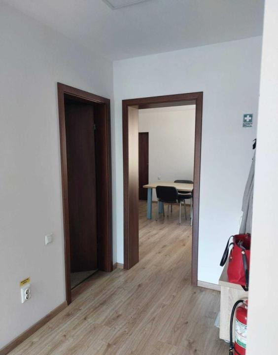  Spatiu 50mp pt. birou, comercial str.Corneliu Coposu.