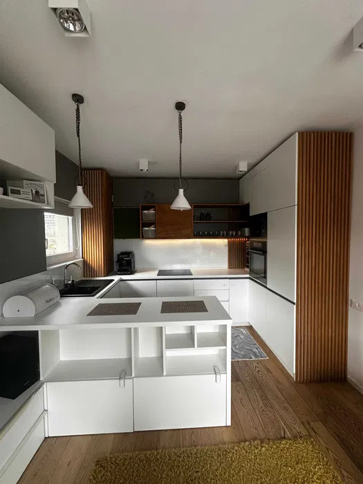 Apartament 3 camere, 70 mp, 2 băi, la cheie, zona străzii Erich Bergel