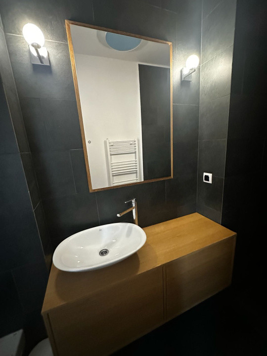 Apartament 3 camere, 70 mp, 2 băi, la cheie, zona străzii Erich Bergel