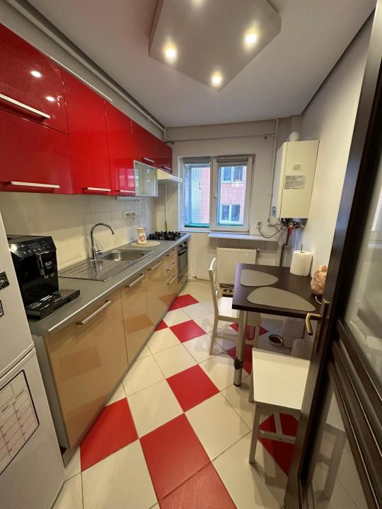 Apartament 50 mp utili, zona Eroilor, etaj 1, parcare