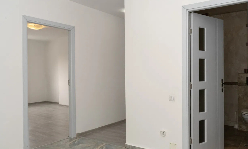 Apartament decomandat, 61 mp, balcon, zona BMW