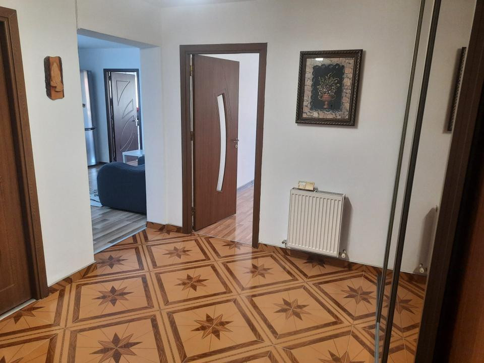 Apartament cu 3 camere, 61 mp, balcon, zona Parcului Poligon