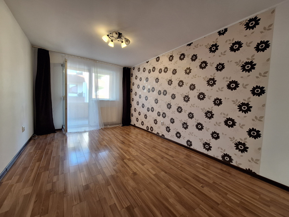 Apartament cu 3 camere, 61 mp, balcon, zona Parcului Poligon