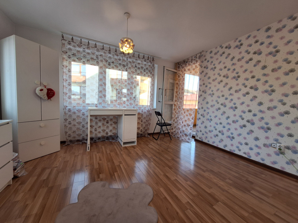 Apartament cu 3 camere, 61 mp, balcon, zona Parcului Poligon