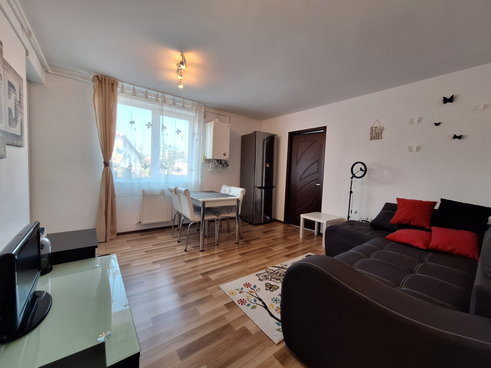 Apartament cu 3 camere, 61 mp, balcon, zona Parcului Poligon