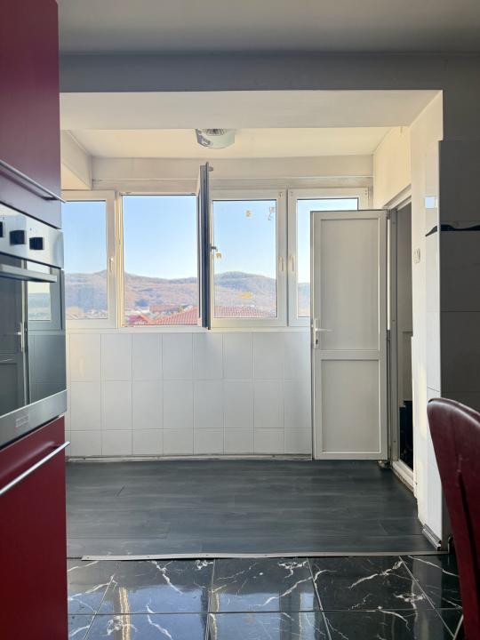 Apartament cu 3 camere,parcare,garaj,zona Stadionului 