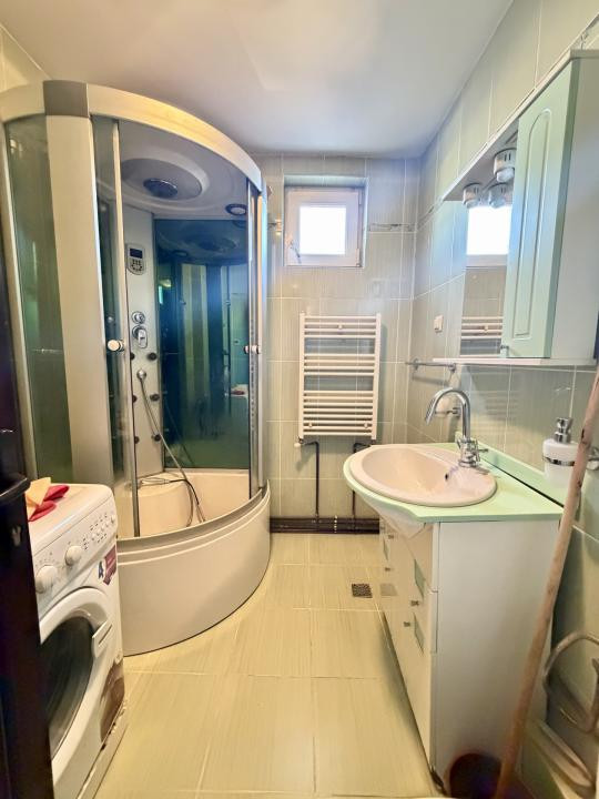 Apartament cu 3 camere,parcare,garaj,zona Stadionului 