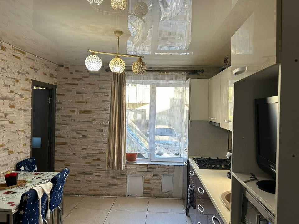 Apartament cu 2 camere decomandate,2 parcări și 2 balcoane zona Tineretului 
