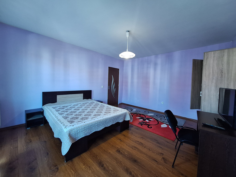 Apartament cu o camera, 40 mp, balcon, zona Eroilor