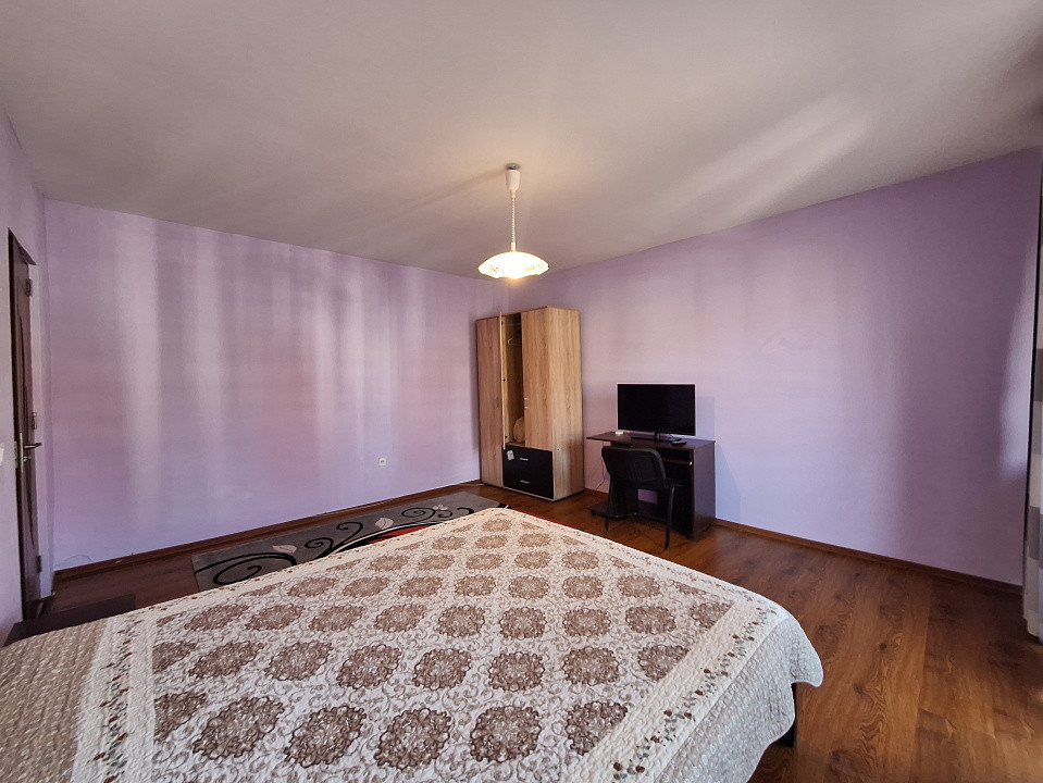 Apartament cu o camera, 40 mp, balcon, zona Eroilor