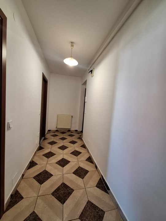 Apartament cu o camera, 40 mp, balcon, zona Eroilor