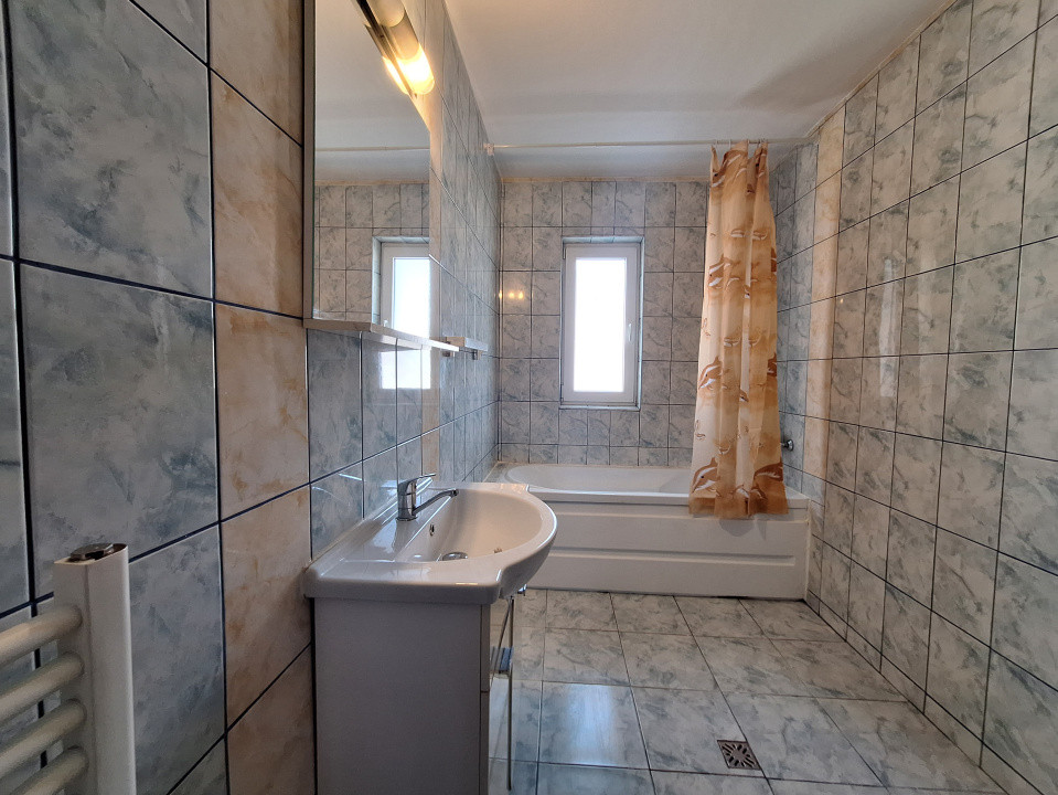 Apartament cu o camera, 40 mp, balcon, zona Eroilor