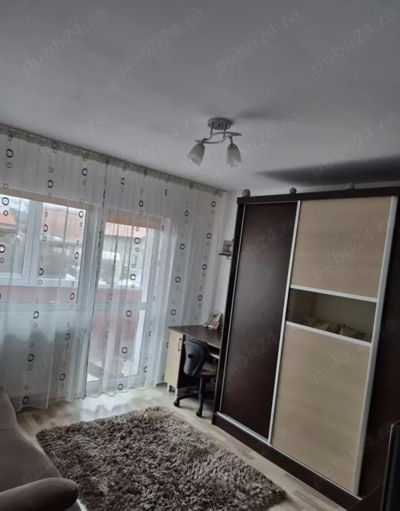 Apartament cu 3 camere Intre Lacuri decomandat 66 mp