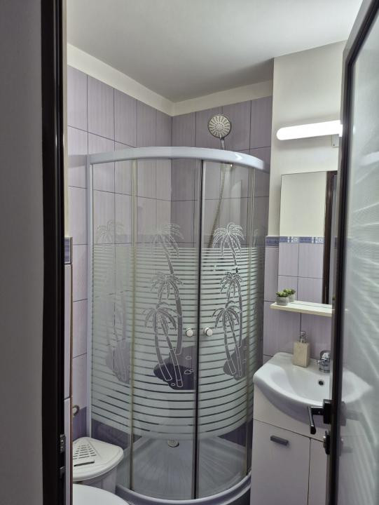 Apartament cu 3 camere Intre Lacuri decomandat 66 mp