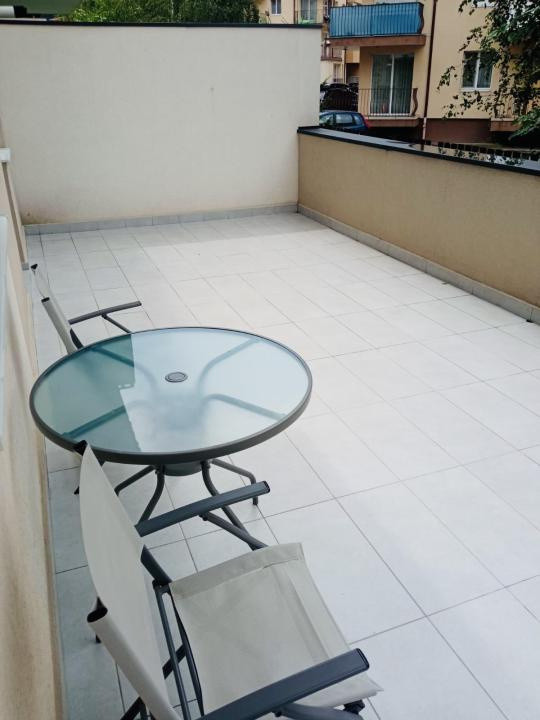 Apartament cu 2 camere+terasa de 25 mp,zona JYSK,parcare 