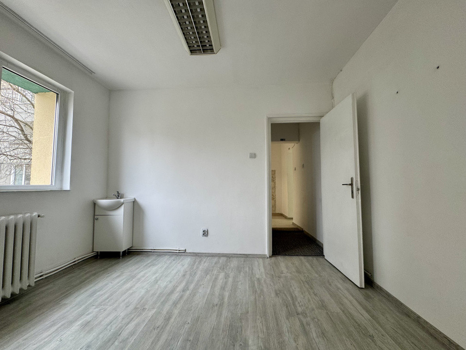 Spatiu comercial ideal pentru salon, 51 mp, parter, zona Calea Floresti