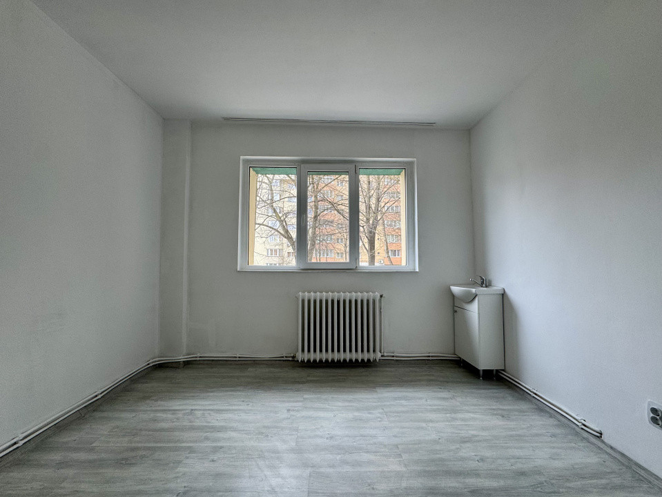 Spatiu comercial ideal pentru salon, 51 mp, parter, zona Calea Floresti