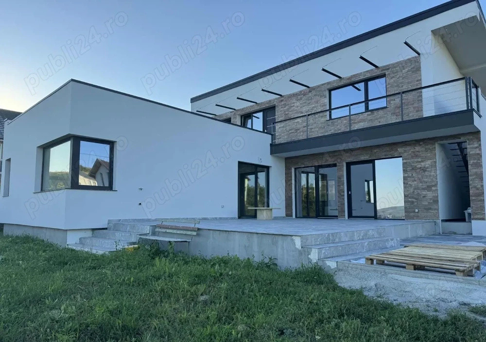 Apartament nou, la casa, 3 camere+ terasa panoramica 60mp