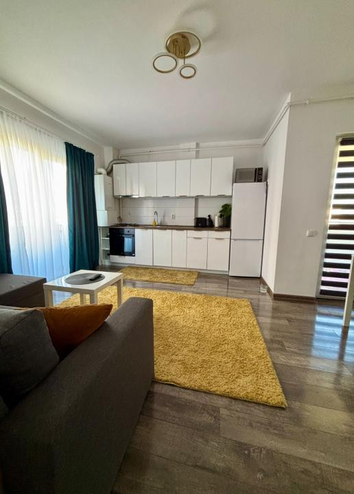 Apartament cu 2 camere, 35 mp, balcon, zona Teilor