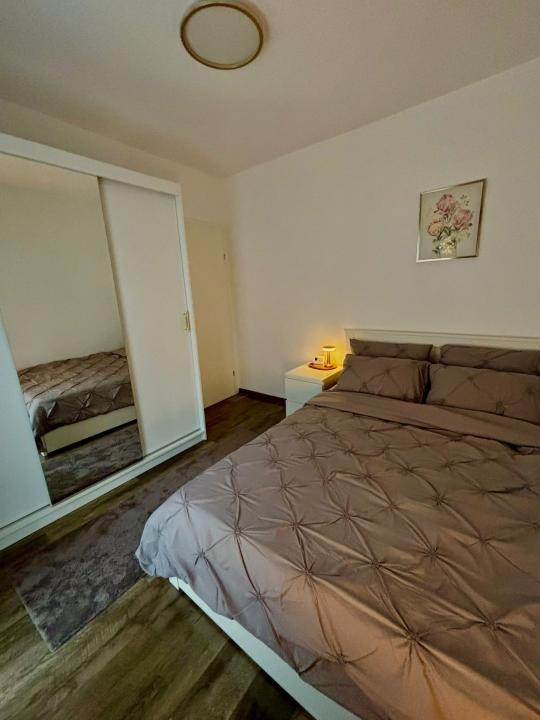 Apartament cu 2 camere, 35 mp, balcon, zona Teilor