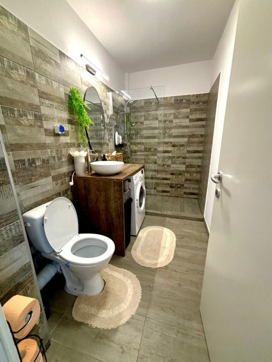 Apartament cu 2 camere, 35 mp, balcon, zona Teilor