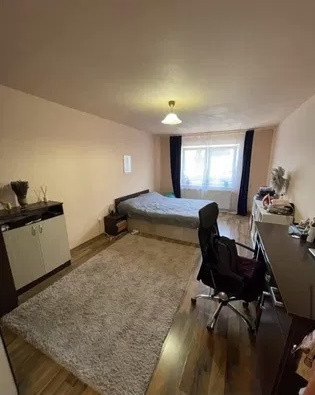 Apartament 5 camere, 4 dormitoare decomandate, Mehedinti