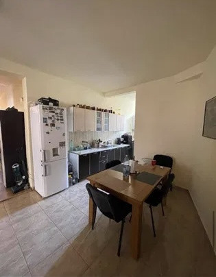 Apartament 5 camere, 4 dormitoare decomandate, Mehedinti