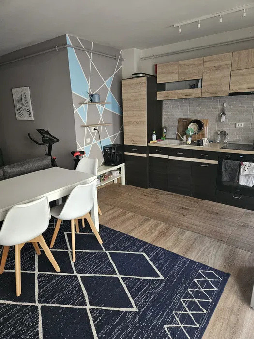 Apartament cu 2 camere, 61 mp, balcon, zona JISK