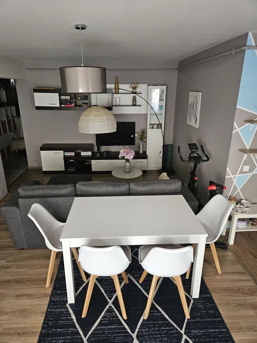 Apartament cu 2 camere, 61 mp, balcon, zona JISK