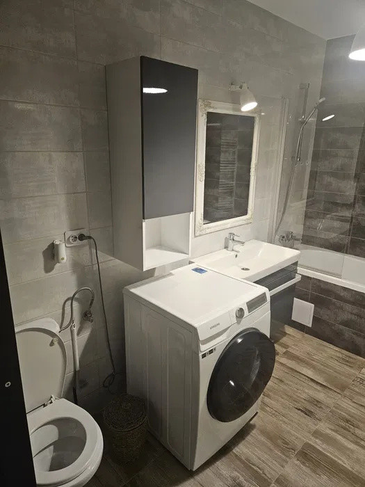 Apartament cu 2 camere, 61 mp, balcon, zona JISK