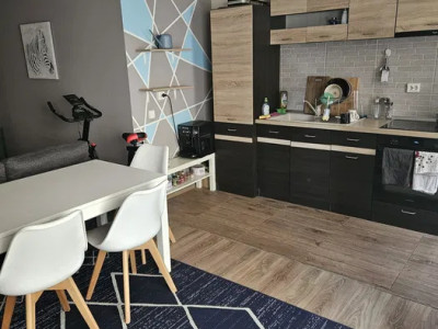 Apartament cu 2 camere, 61 mp, balcon, zona JISK