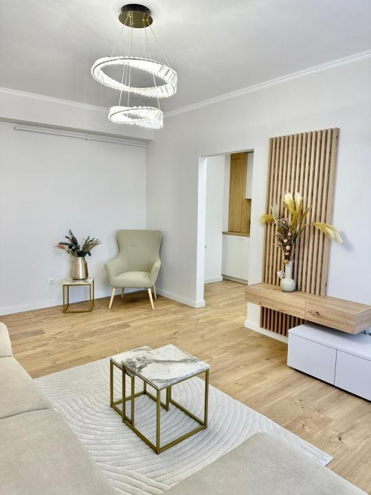 Apartament la cheie,55 mp utili , etaj intermediar,parcare.zona Terra