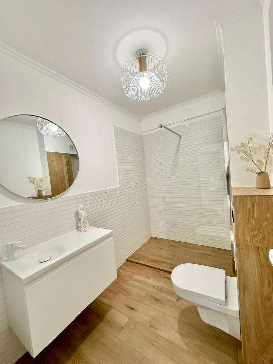 Apartament la cheie,55 mp utili , etaj intermediar,parcare.zona Terra