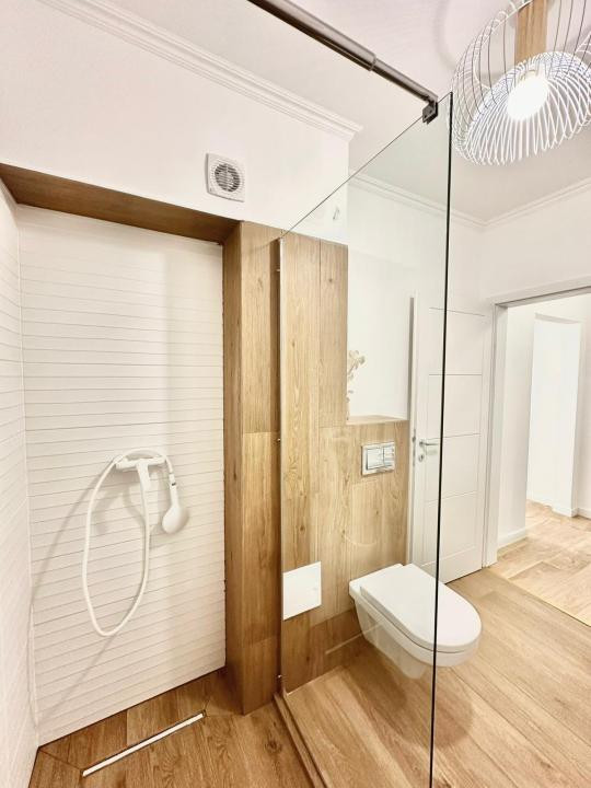 Apartament la cheie,55 mp utili , etaj intermediar,parcare.zona Terra