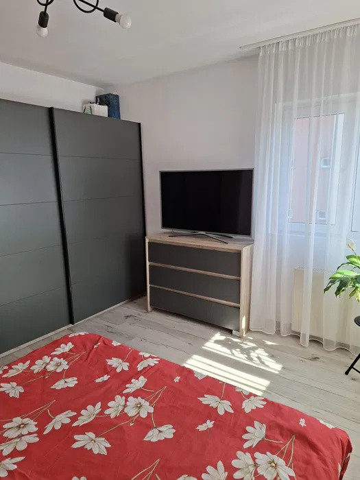 Apartament cu 2 camere, 53 mp, parcare, zona Eroilor