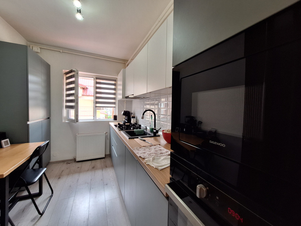 Apartament cu 2 camere, 53 mp, parcare, zona Eroilor