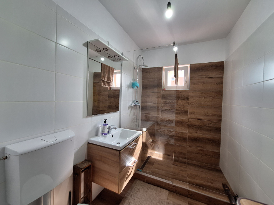 Apartament cu 2 camere, 53 mp, parcare, zona Eroilor