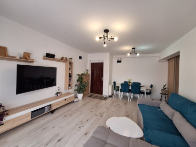 Apartament cu 2 camere, 53 mp, parcare, zona Eroilor