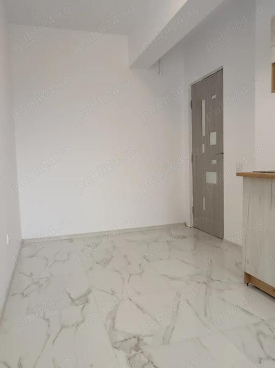 Apartament cu o camera decomandat, balcon, zona Terra