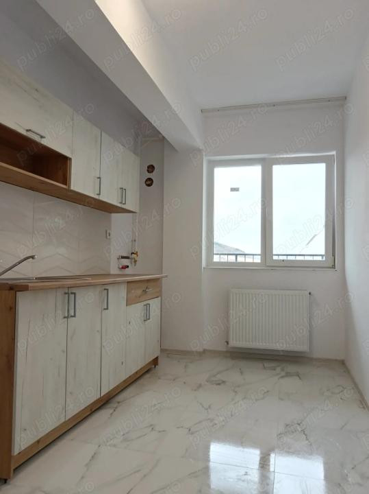 Apartament cu o camera decomandat, balcon, zona Terra