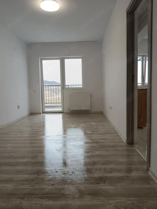 Apartament cu o camera decomandat, balcon, zona Terra