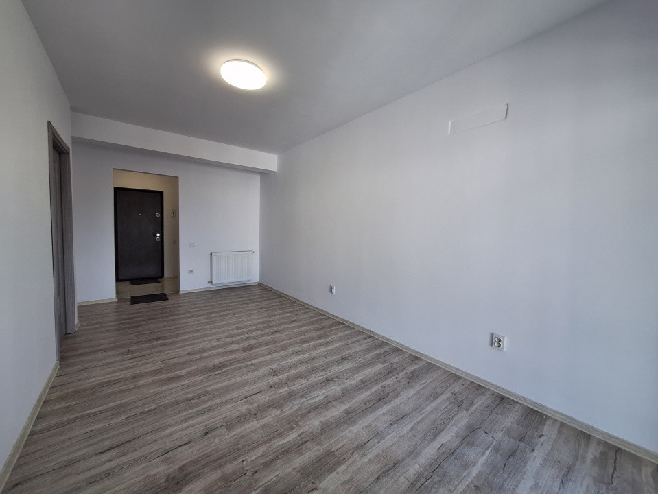 Apartament cu o camera decomandat, balcon, zona Terra