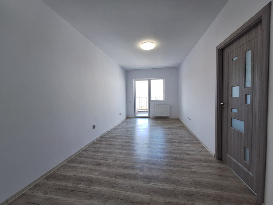 Apartament cu o camera decomandat, balcon, zona Terra