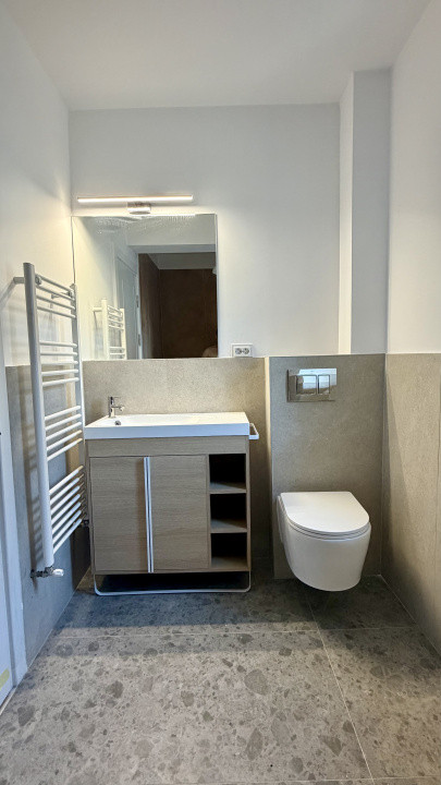 Apartament la cheie cu 3 camere,2 bai,etaj intermediar,zona Jysk