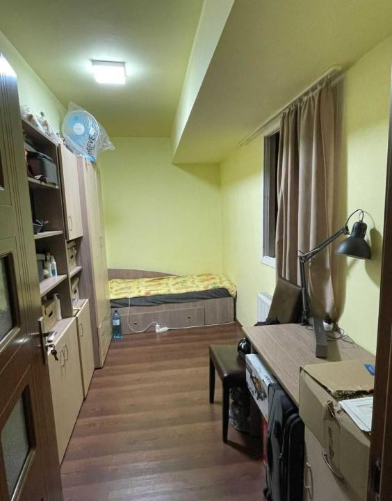 Apartament cu 3 camere, 55 mp, etaj intermediar, parcare, zona Calea Baciului