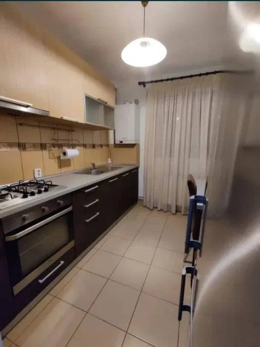 Apartament cu 2 camere, 50 mp, etaj intermediar, Zona Piata Abator
