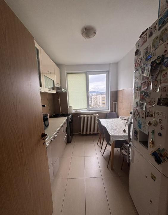 Apartament mobilat cu 3 camere, 56 mp, Zona strazii Buzau