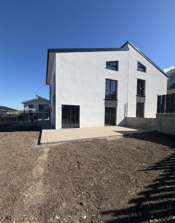 Duplex 4 camere, 120 mp utili plus 357 mp teren, 2 parcari, Zona strazii Teilor